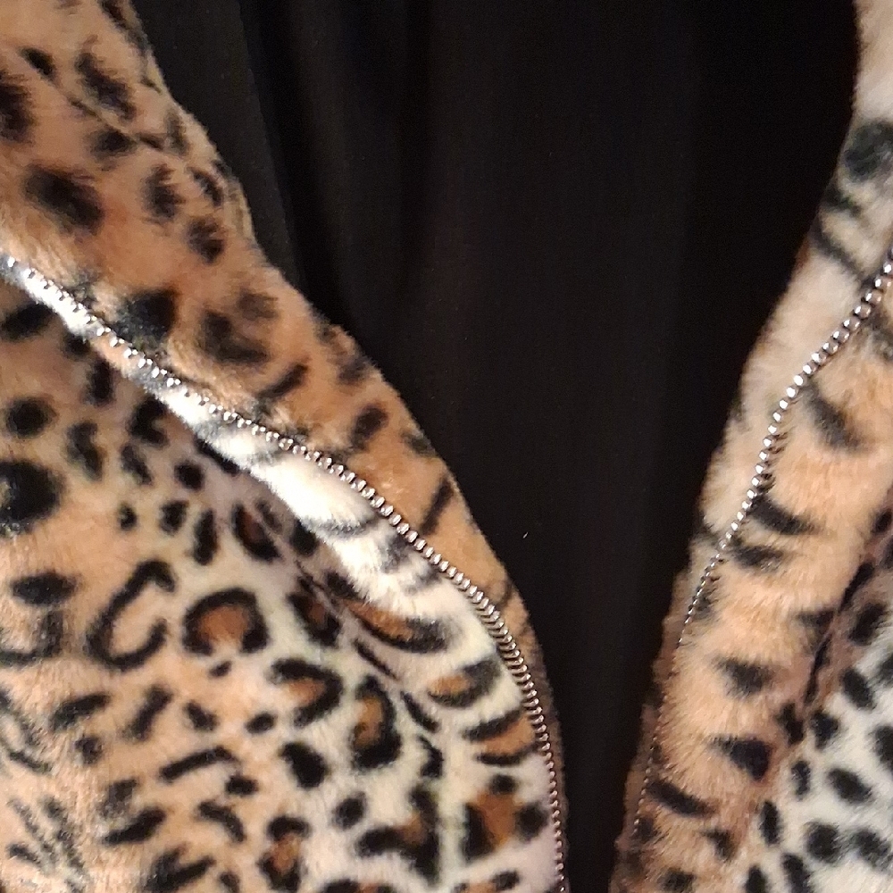No Boundaries Leopard Print Teddy Jacket in Tan and Black - Picture 3 of 12